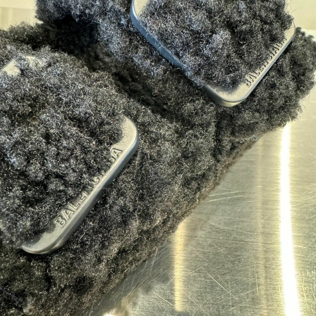 『BALENCIAGA』バレンシアガ (25cm) ボアモンクサンダル