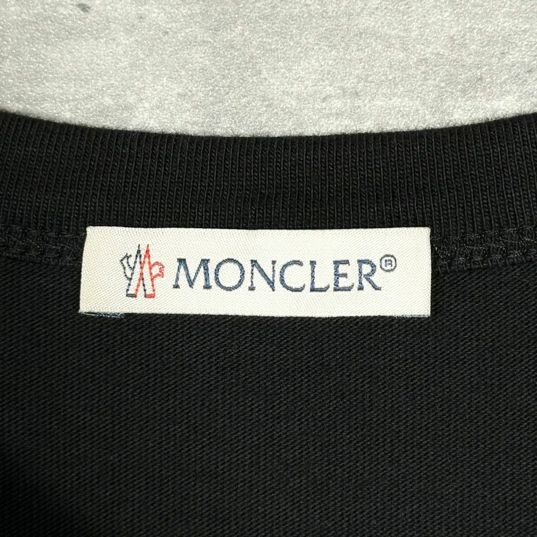 『MONCLER』モンクレール (XS) ロゴワッペン付き Tシャツ