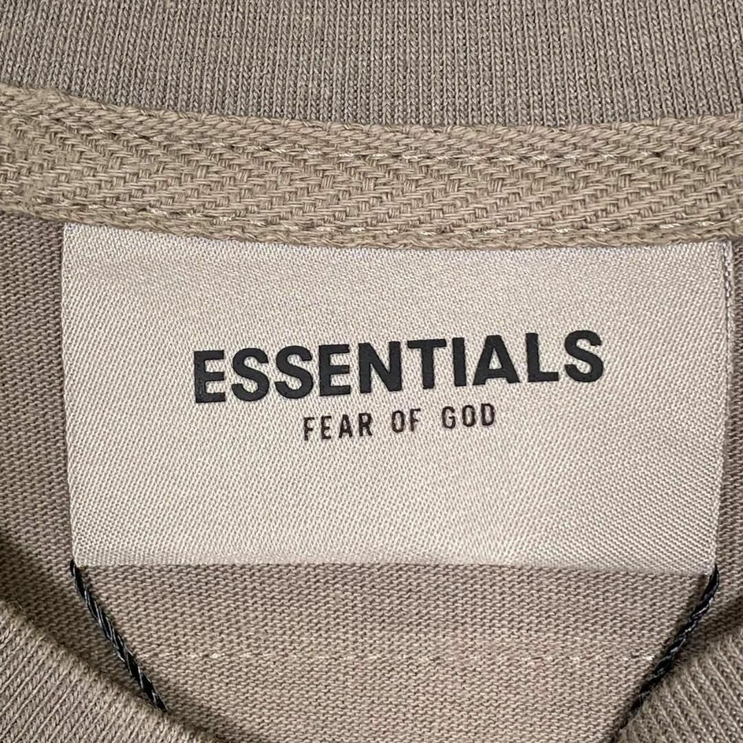 『ESSENTIALS』エッセンシャルズ (S) フロントロゴ半袖Tシャツ