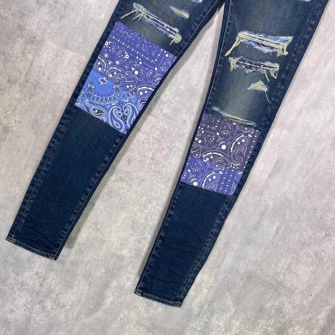 『AMIRI』アミリ (30) バンダナアートパッチ デニムパンツ