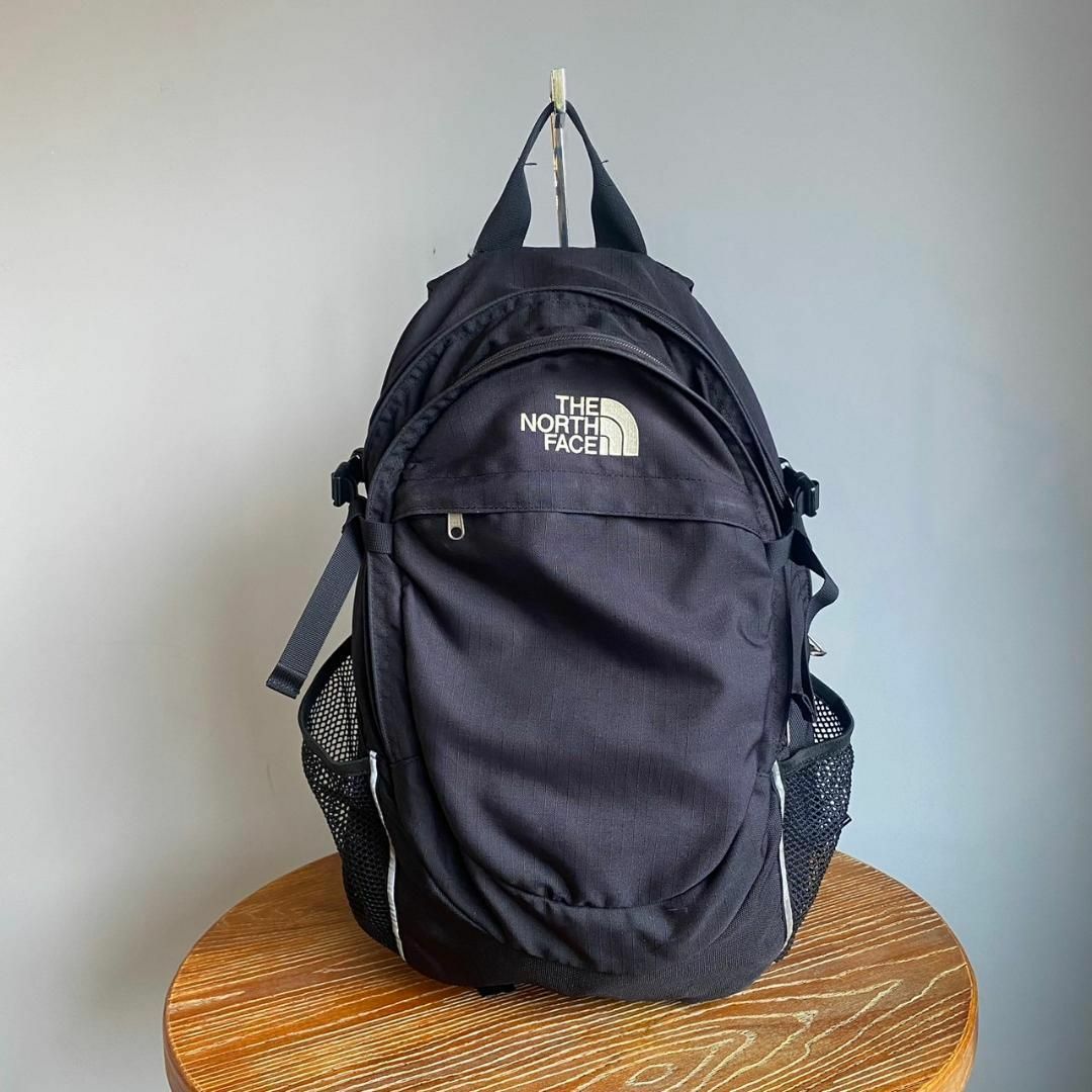 『THE NORTH FACE』ザノースフェイス フロント刺繍ロゴ バックパック