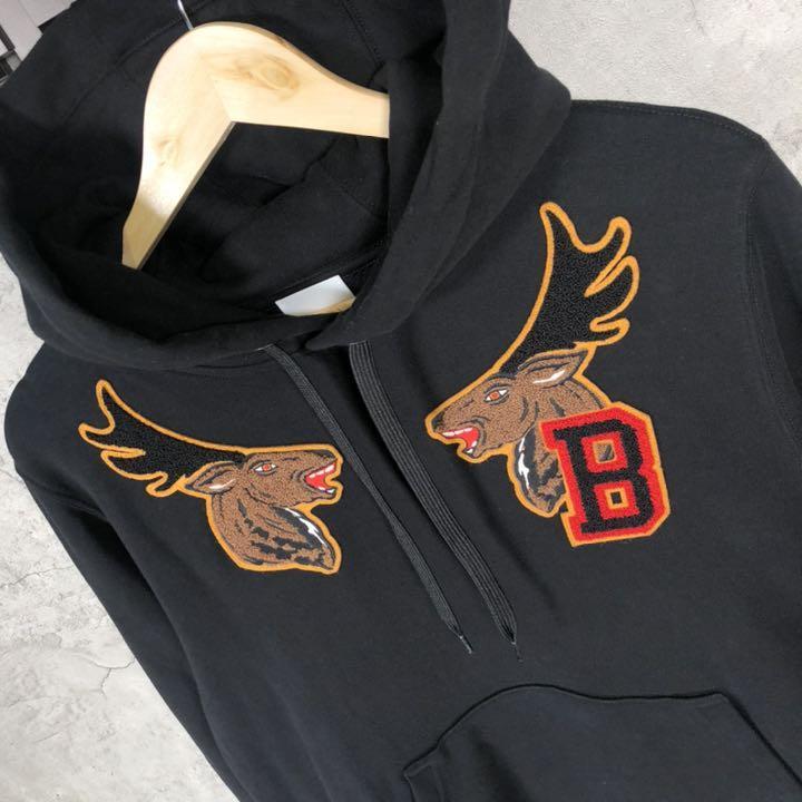 『BURBERRY』バーバリー (XS) トナカイ ワッペン裏毛パーカー