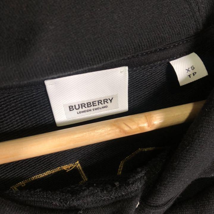 『BURBERRY』バーバリー (XS) トナカイ ワッペン裏毛パーカー
