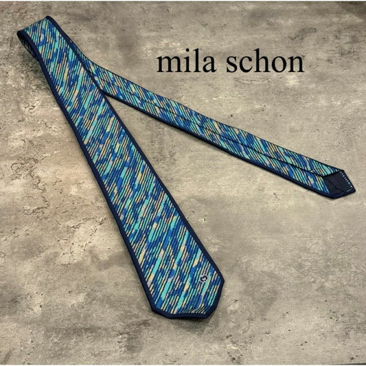 『mila schon』ミラ・ショーン 総柄ネクタイ