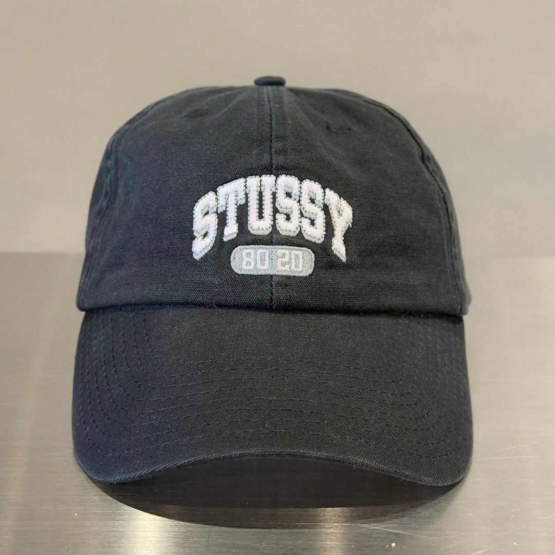 『STUSSY』ステューシー カレッジロゴ刺繍キャップ