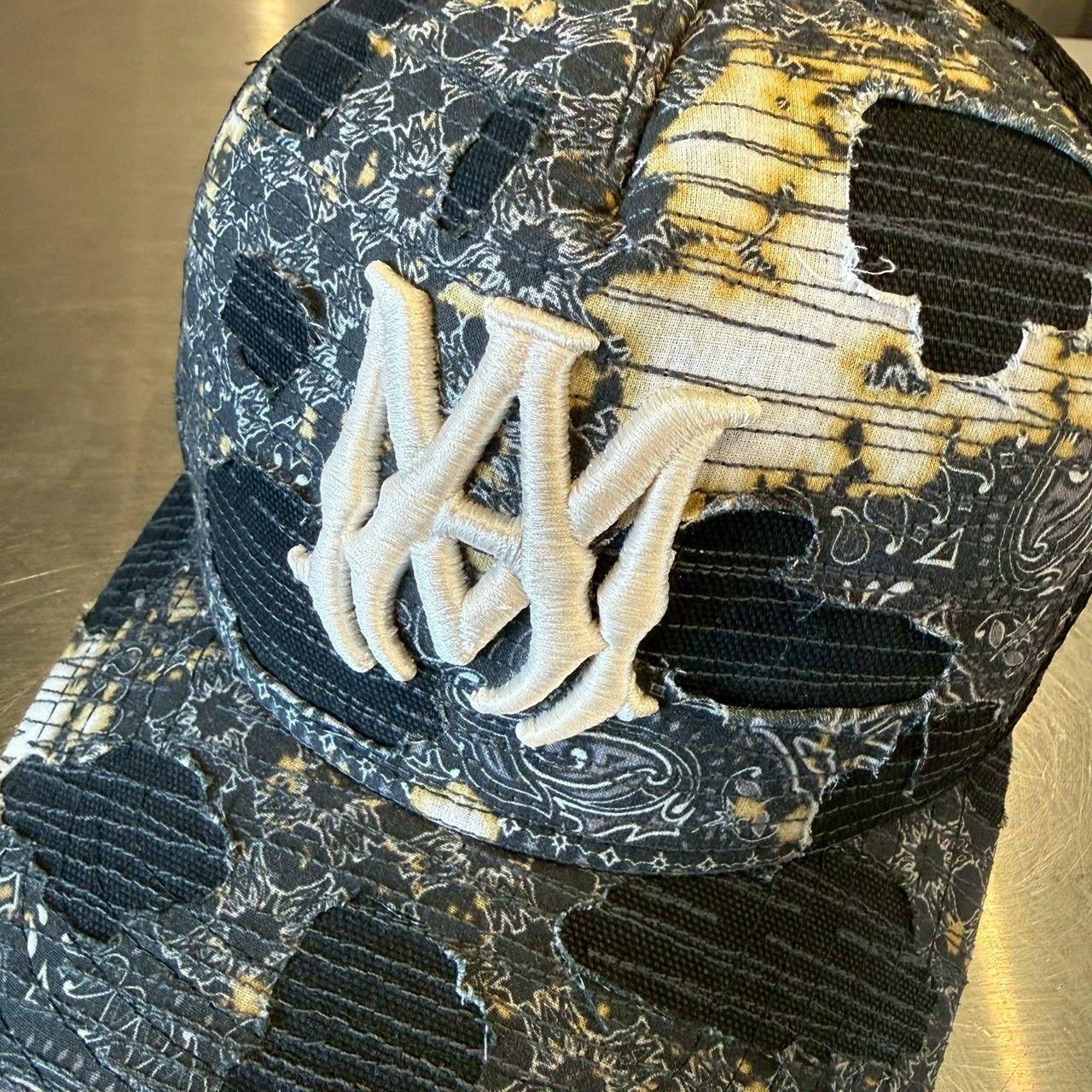 『AMIRI』アミリ バンダナリペアトラッカーキャップ