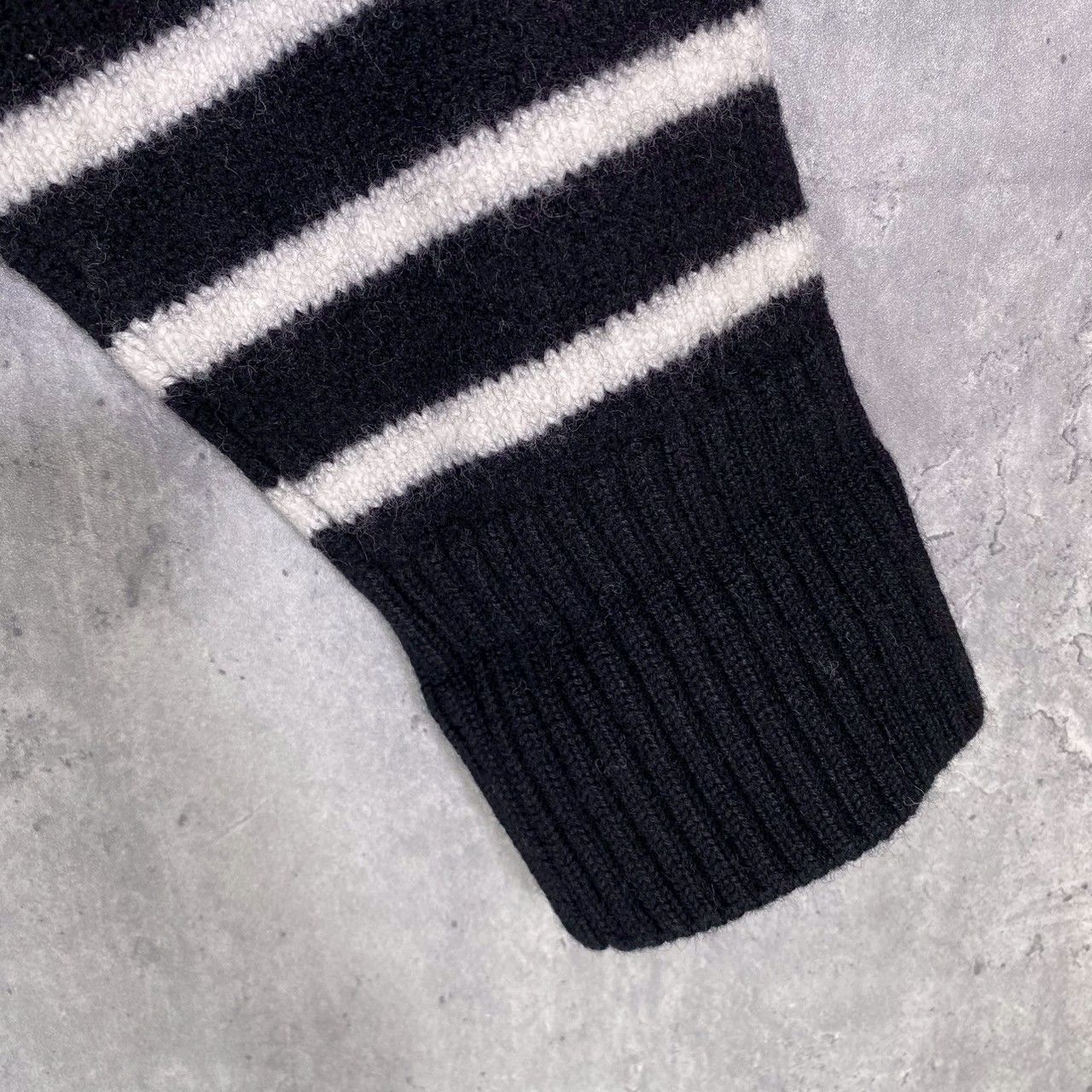 『AMI Alexander Mattiussi』アミアレキサンドルマティッシュ (L) ボーダー クルーネックセーター