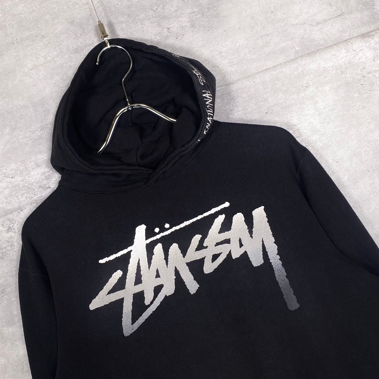 『STUSSY』ステューシー (M) フロントロゴ プリント プルオーバー フーディー