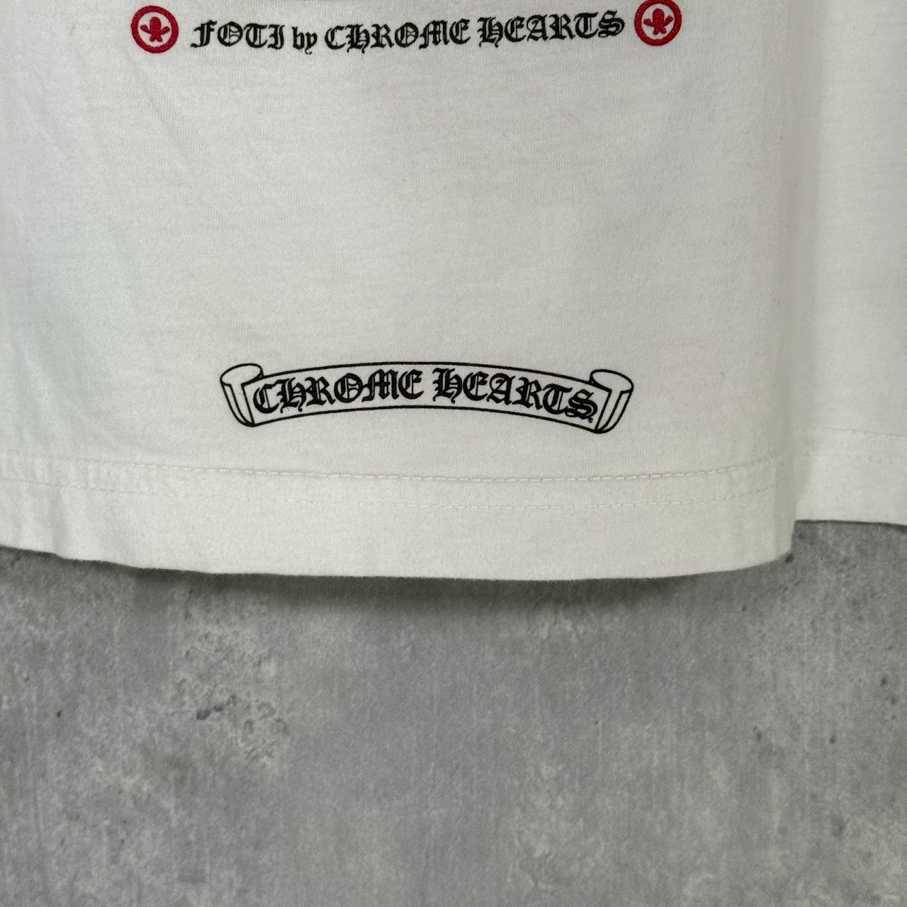 『CHROME HEARTS』クロムハーツ (L) プリントクルーネックTシャツ